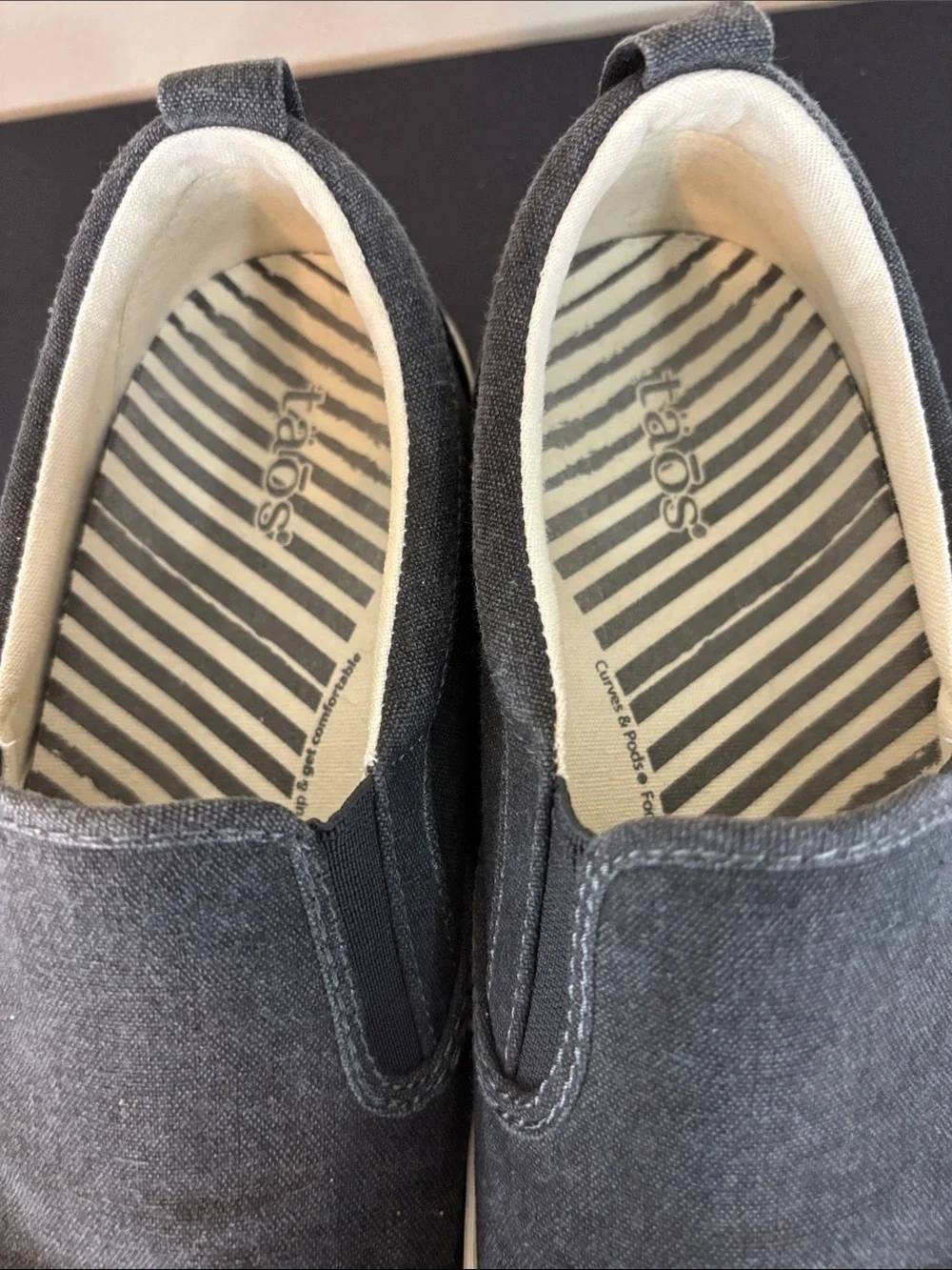Taos Dark Gray Dandy Canvas Slip-on Shoe Sneaker Size 8.5